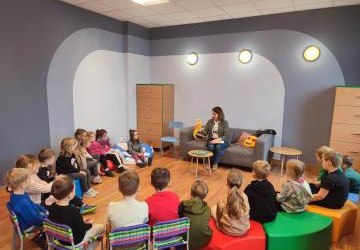Wyjście do biblioteki grupy Krasnali